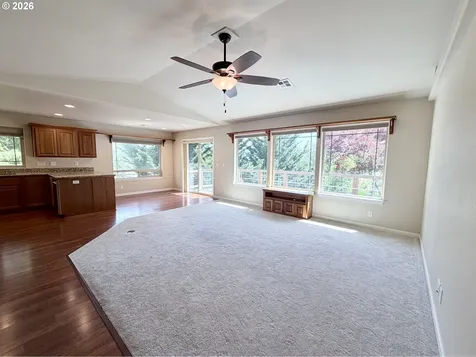 1688 NE Ruby Court Roseburg OR 97470