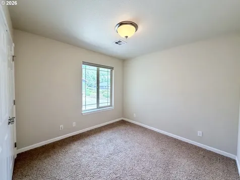 1688 NE Ruby Court Roseburg OR 97470