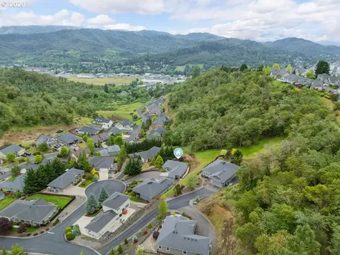 1688 NE Ruby Court Roseburg OR 97470