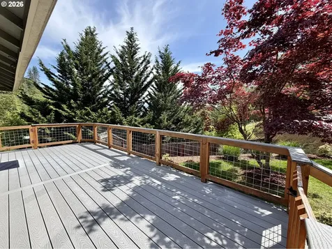 1688 NE Ruby Court Roseburg OR 97470
