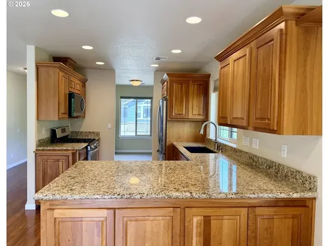 1688 NE Ruby Court Roseburg OR 97470