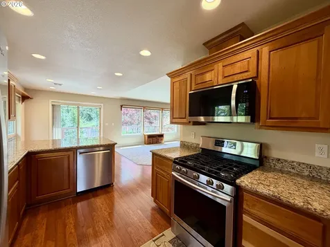 1688 NE Ruby Court Roseburg OR 97470