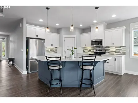 860 N 8th Street Carlton OR 97111