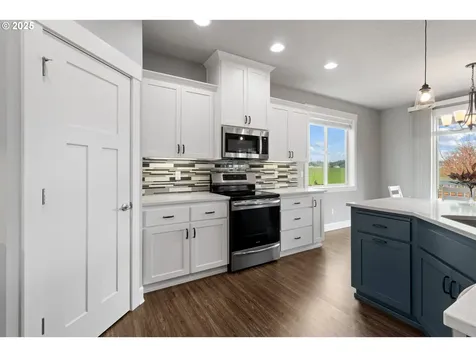 860 N 8th Street Carlton OR 97111