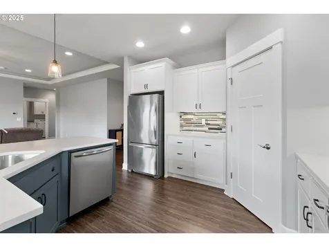 860 N 8th Street Carlton OR 97111
