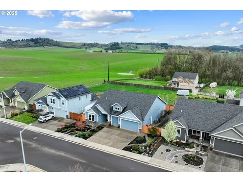 860 N 8th Street Carlton OR 97111