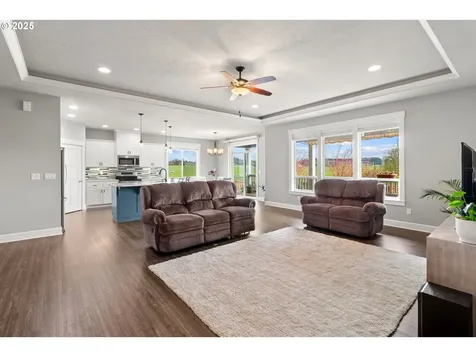 860 N 8th Street Carlton OR 97111