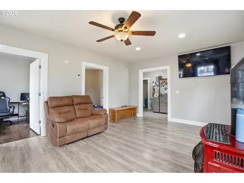 1525 S 2nd Street Lebanon OR 97355