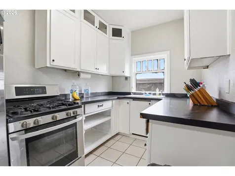 1525 S 2nd Street Lebanon OR 97355