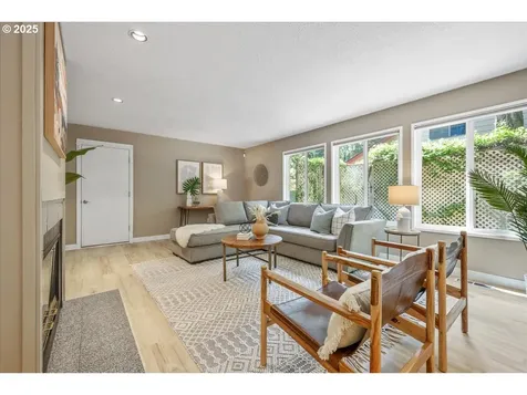17221 SW Oakenshield Court Portland OR 97224