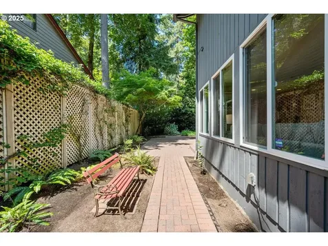 17221 SW Oakenshield Court Portland OR 97224