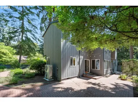 17221 SW Oakenshield Court Portland OR 97224