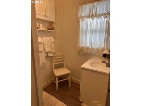 104 E Main Street Mitchell OR 97750