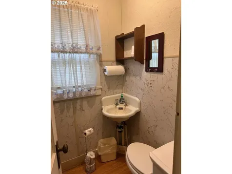 104 E Main Street Mitchell OR 97750