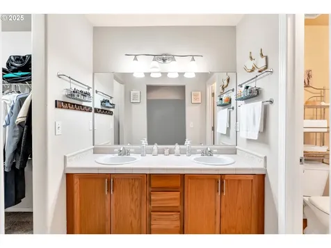 2705 SE 74th Way Hillsboro OR 97123