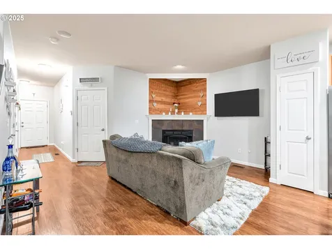 2705 SE 74th Way Hillsboro OR 97123