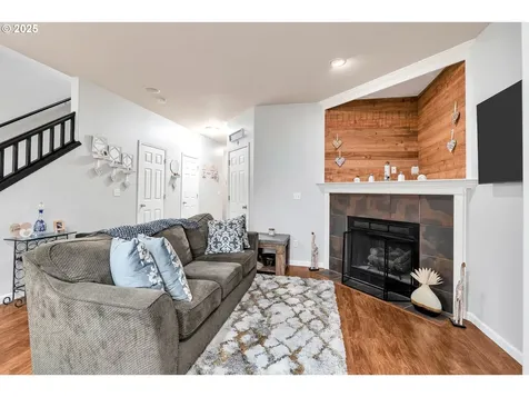 2705 SE 74th Way Hillsboro OR 97123