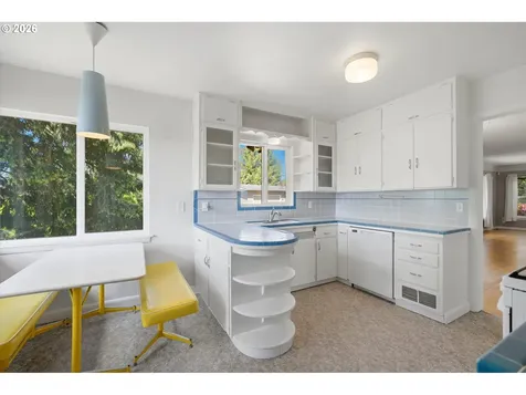 7214 SW 10th Avenue Portland OR 97219
