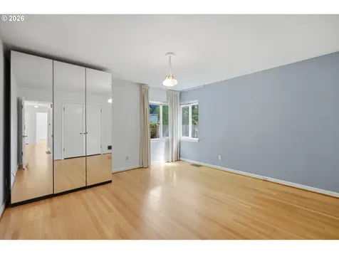 7214 SW 10th Avenue Portland OR 97219