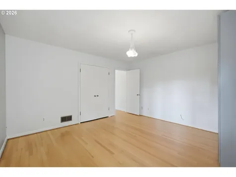 7214 SW 10th Avenue Portland OR 97219