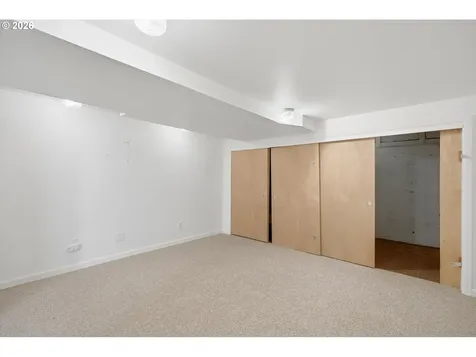7214 SW 10th Avenue Portland OR 97219