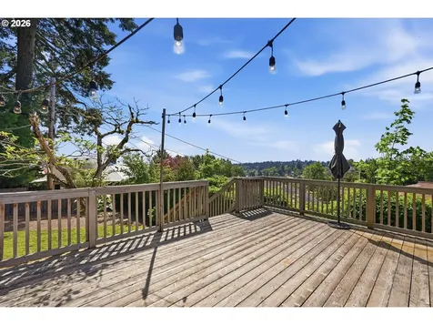 7214 SW 10th Avenue Portland OR 97219