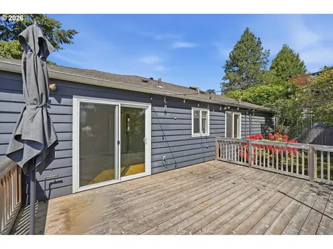 7214 SW 10th Avenue Portland OR 97219