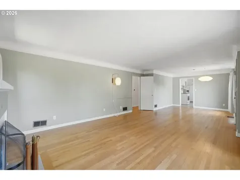 7214 SW 10th Avenue Portland OR 97219
