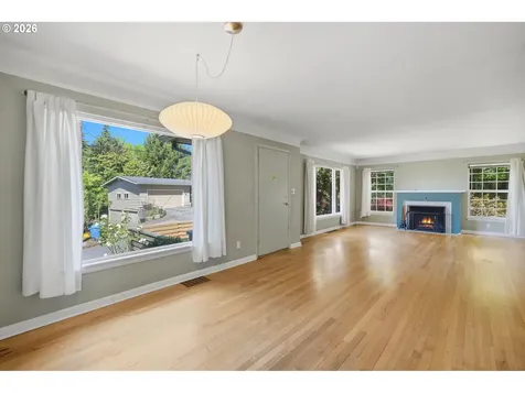 7214 SW 10th Avenue Portland OR 97219