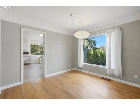 7214 SW 10th Avenue Portland OR 97219