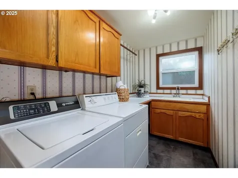 8152 SW Ashford Street Portland OR 97224