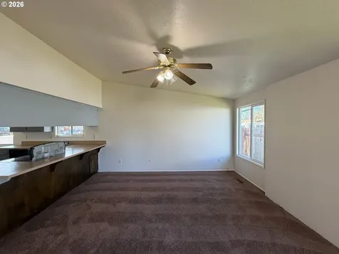 3328 Foxglove Street Lebanon OR 97355