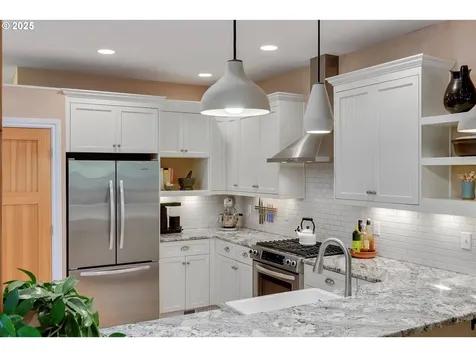 902 Elan Drive Hood River OR 97031