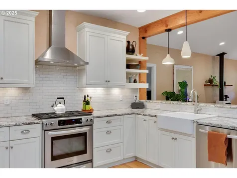 902 Elan Drive Hood River OR 97031