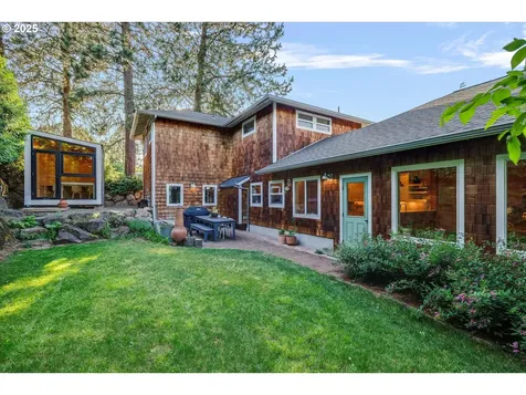 902 Elan Drive Hood River OR 97031