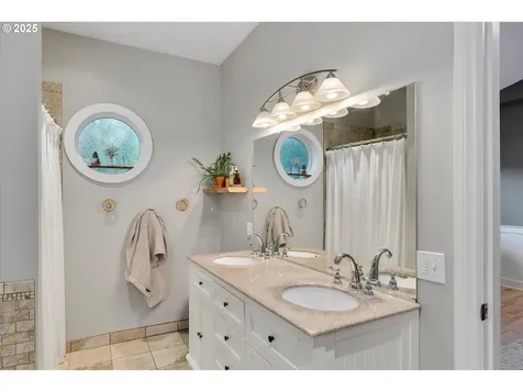 902 Elan Drive Hood River OR 97031