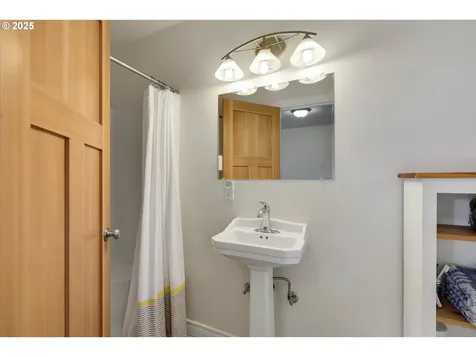 902 Elan Drive Hood River OR 97031