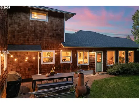 902 Elan Drive Hood River OR 97031
