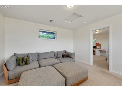 902 Elan Drive Hood River OR 97031