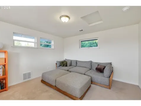 902 Elan Drive Hood River OR 97031
