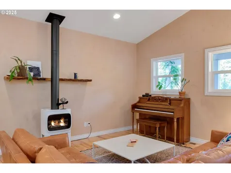 902 Elan Drive Hood River OR 97031