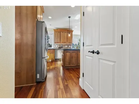 2716 Old Farm Avenue NW Salem OR 97304
