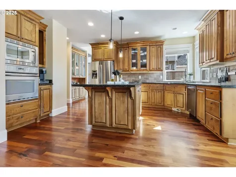 2716 Old Farm Avenue NW Salem OR 97304