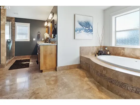 2716 Old Farm Avenue NW Salem OR 97304