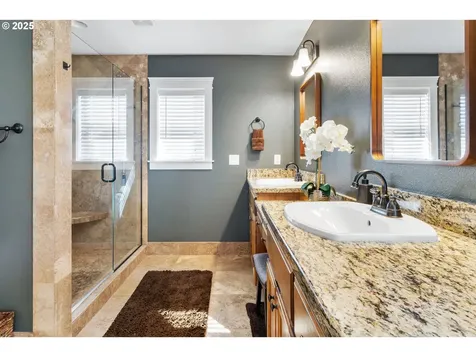 2716 Old Farm Avenue NW Salem OR 97304