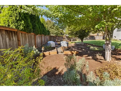 2716 Old Farm Avenue NW Salem OR 97304