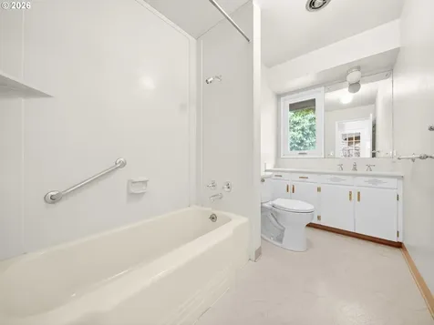 3523 SW Jerald Court Portland OR 97221