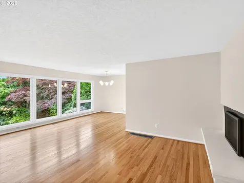 3523 SW Jerald Court Portland OR 97221