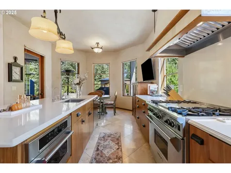 155 Old Garden Valley Road Roseburg OR 97471