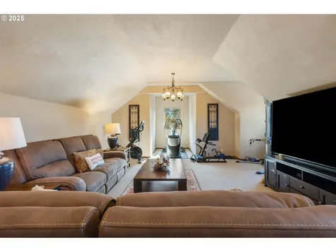155 Old Garden Valley Road Roseburg OR 97471